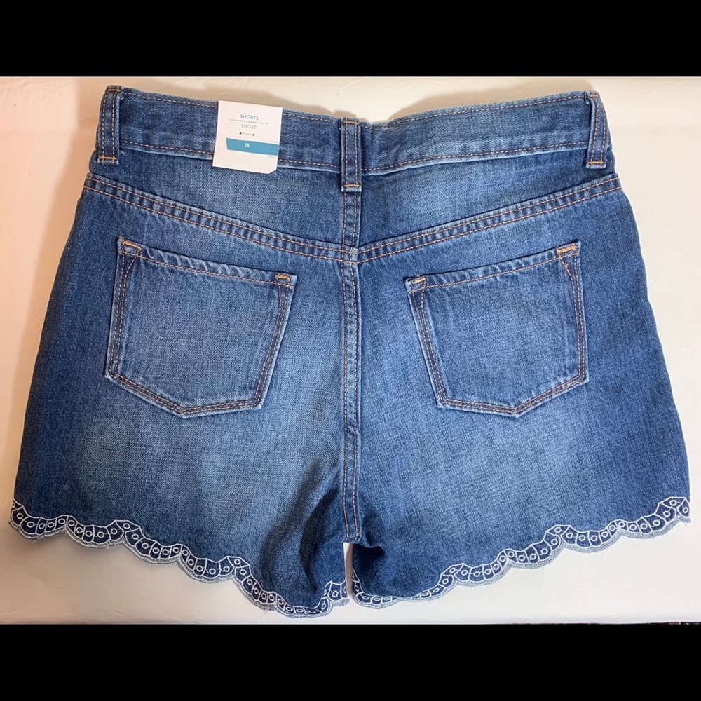 Old Navy Jean Shorts NWT! - Picture 2 of 2